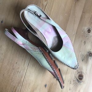 Venet  Size 38 (fits like an 8) Pointy Kitten Heel Sling Back Pump